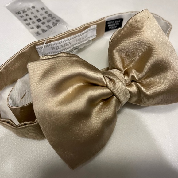 🔥SPECTACULAR🔥🆕💯ICONIC AUTHENTIC PRADA MENS CENTENNIAL COLLEC BOW TIE🔥 - Picture 5 of 17